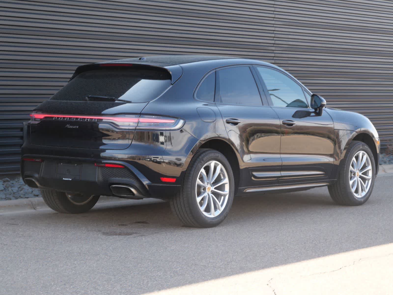 Thumbnail: 2024 Porsche Macan - 25