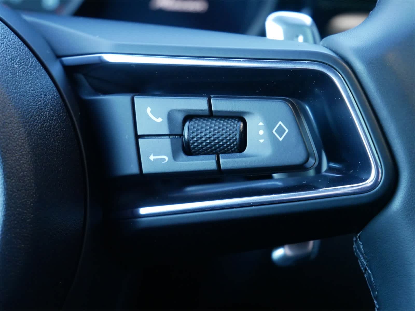 Thumbnail: 2025 Porsche Macan - 18