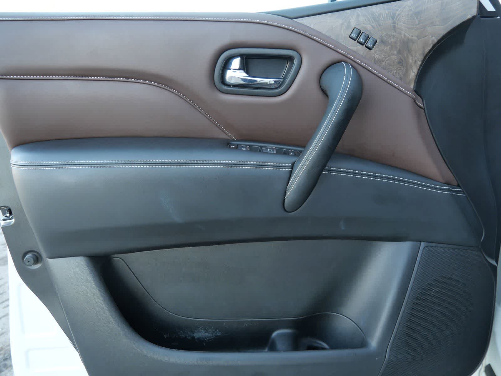 Thumbnail: 2023 INFINITI QX80 - 9