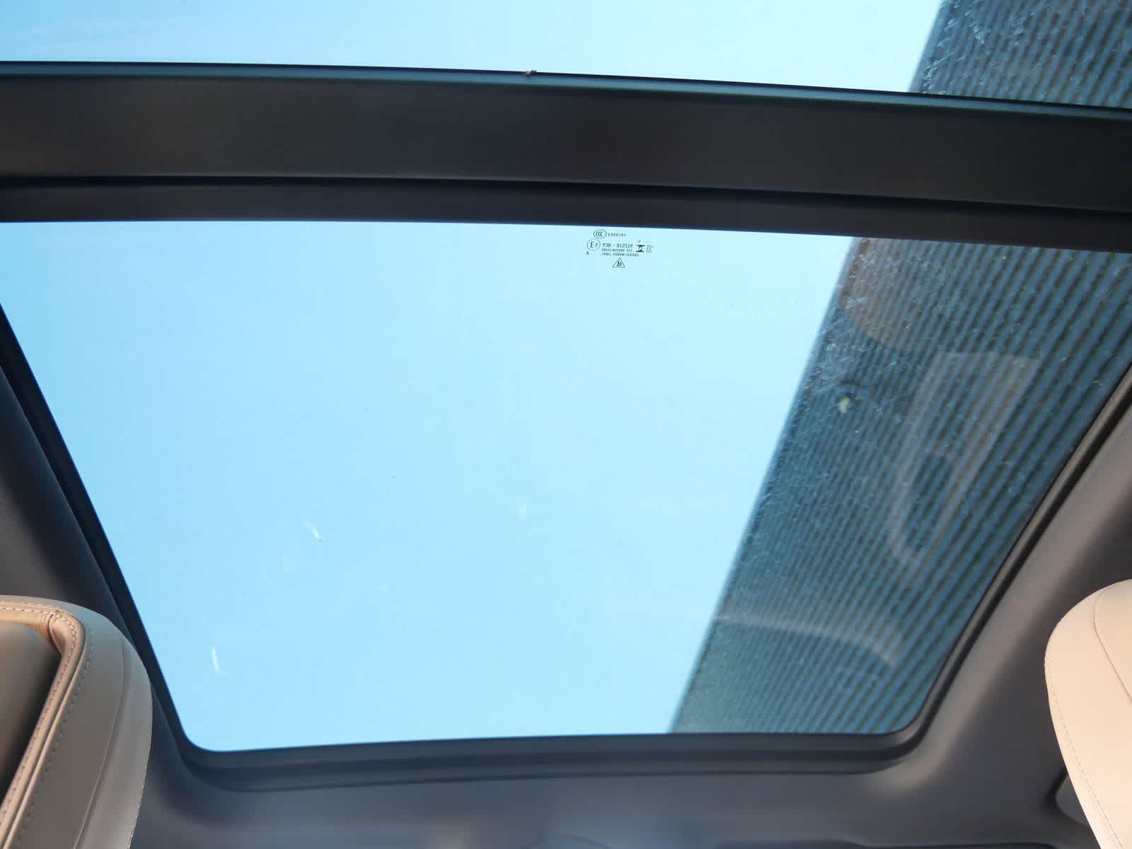 Thumbnail: 2025 Porsche Macan - 13