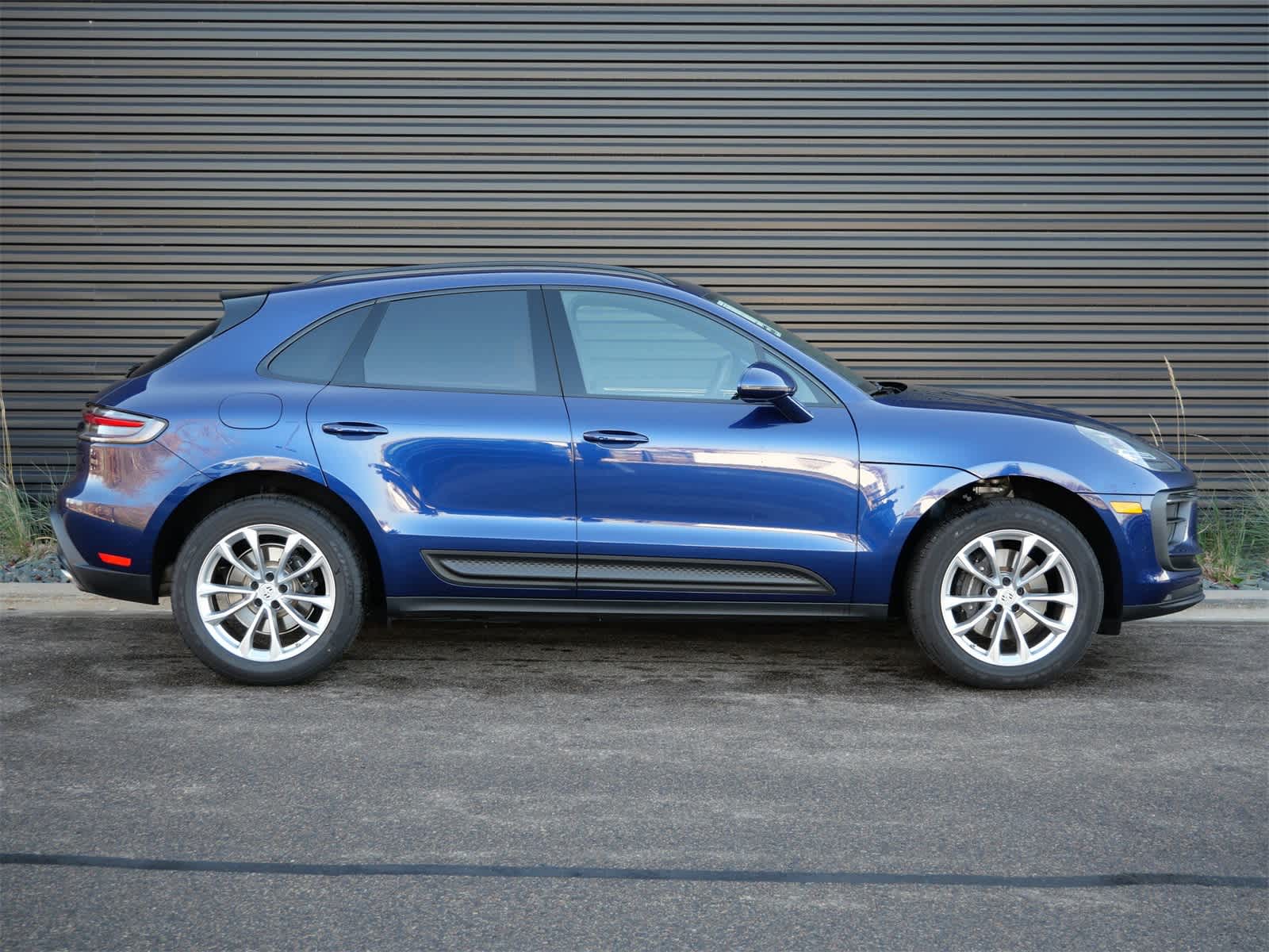 Thumbnail: 2025 Porsche Macan - 26
