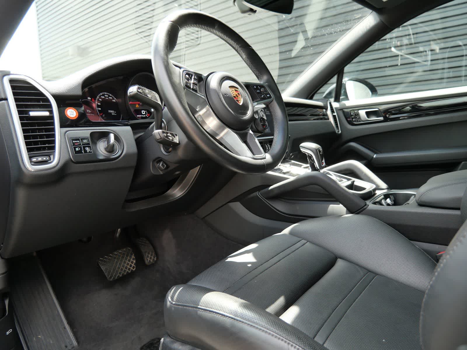 Thumbnail: 2020 Porsche Cayenne - 3
