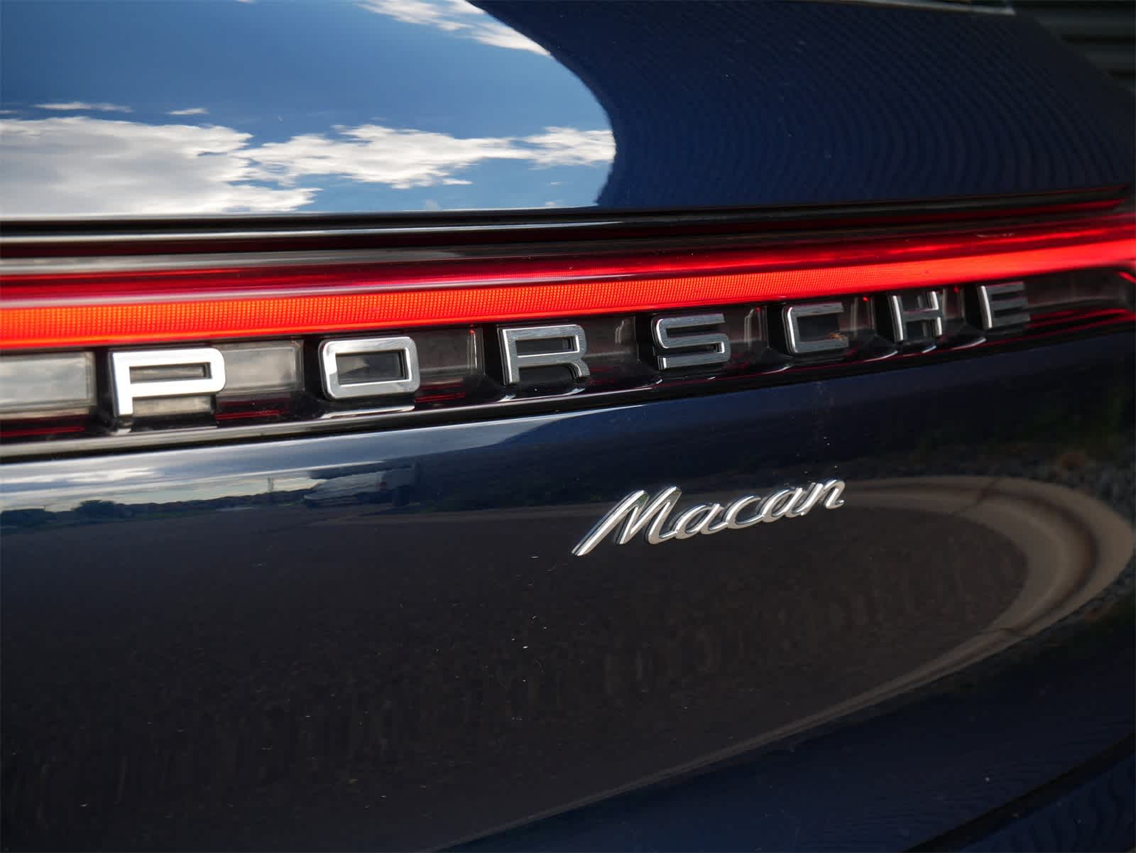 Thumbnail: 2022 Porsche Macan - 27