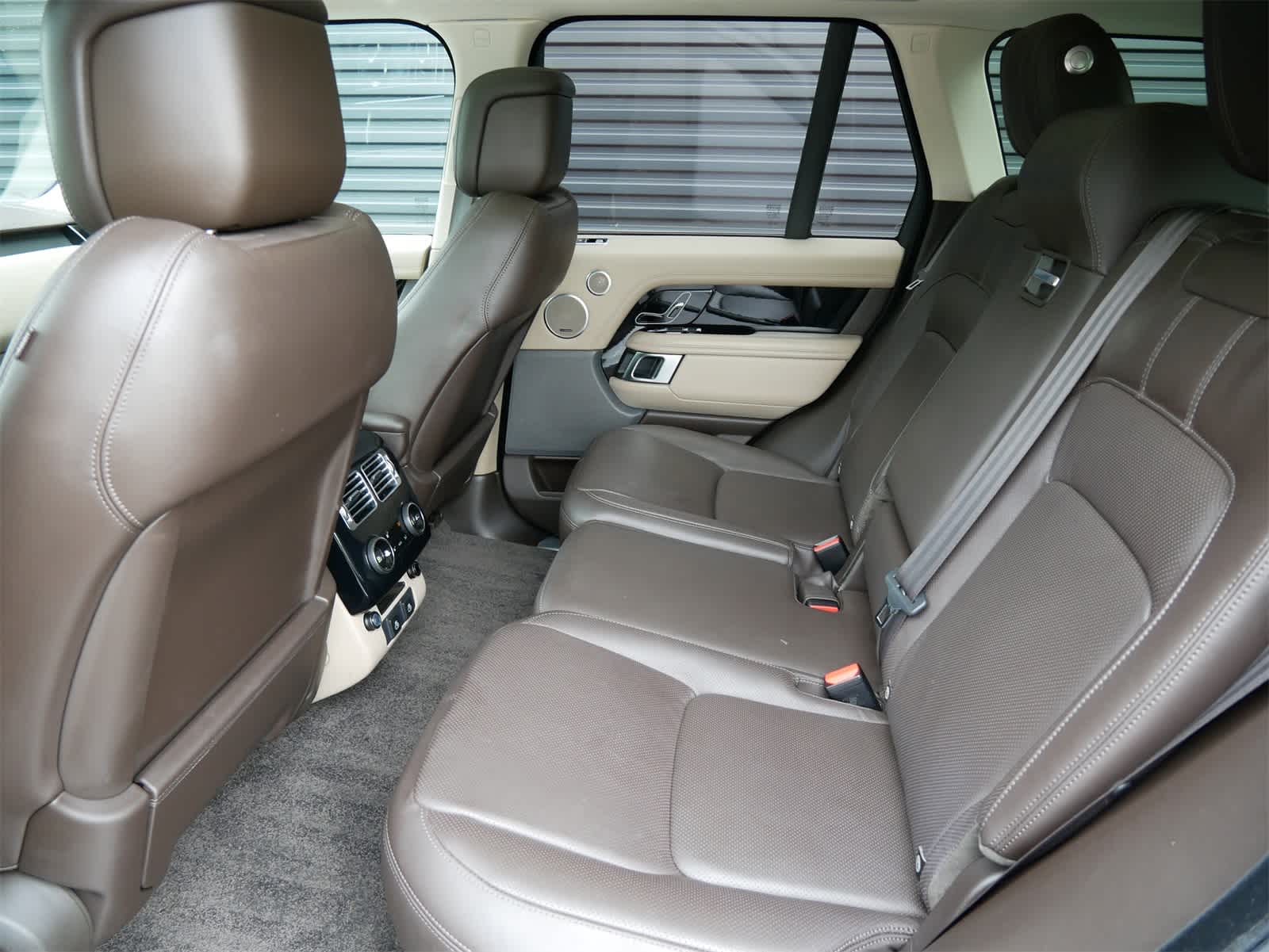 Thumbnail: 2021 Land Rover Range Rover - 6