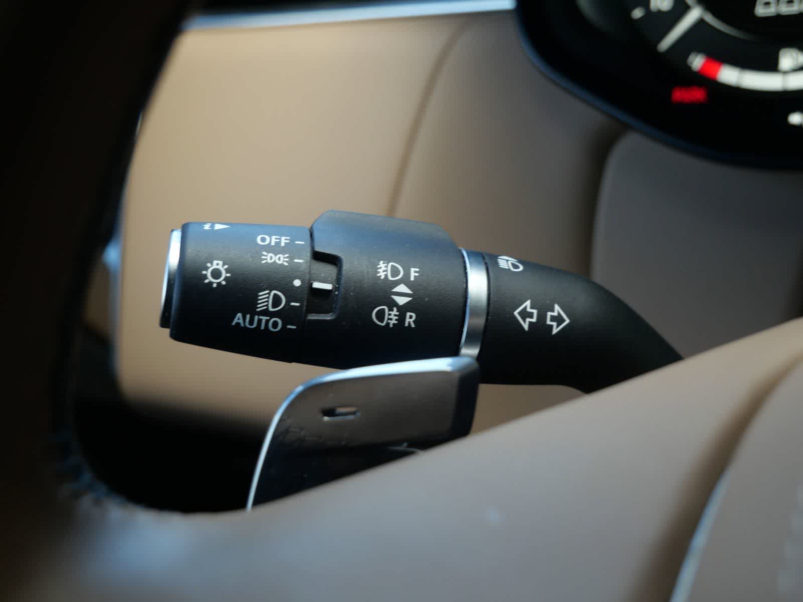 Thumbnail: 2025 Land Rover Range Rover Sport - 17