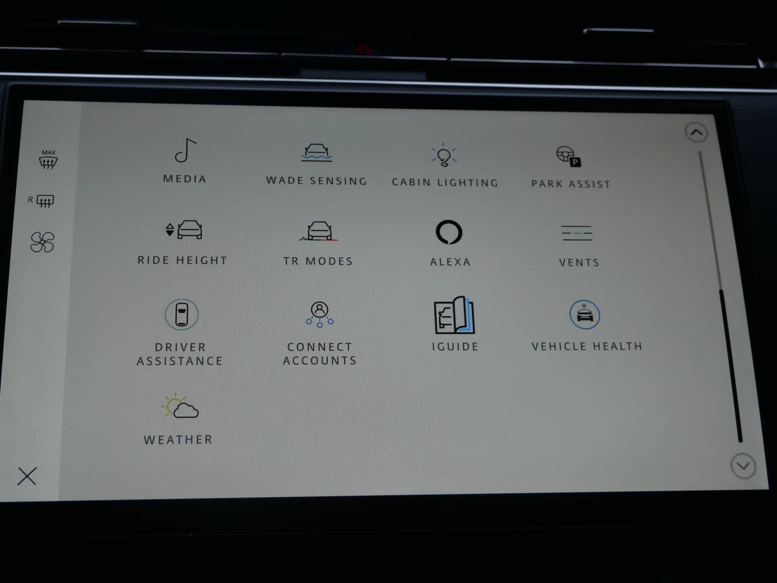 Thumbnail: 2025 Land Rover Range Rover - 22