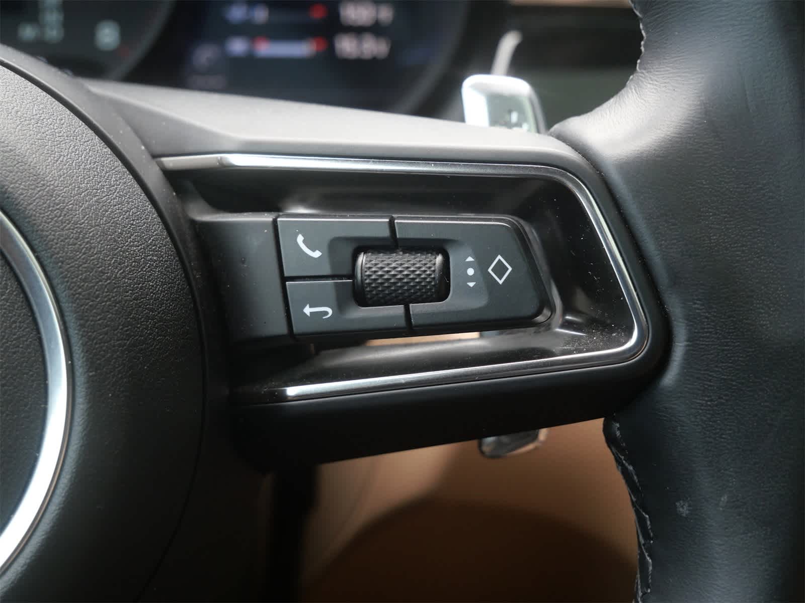 Thumbnail: 2024 Porsche Macan - 22