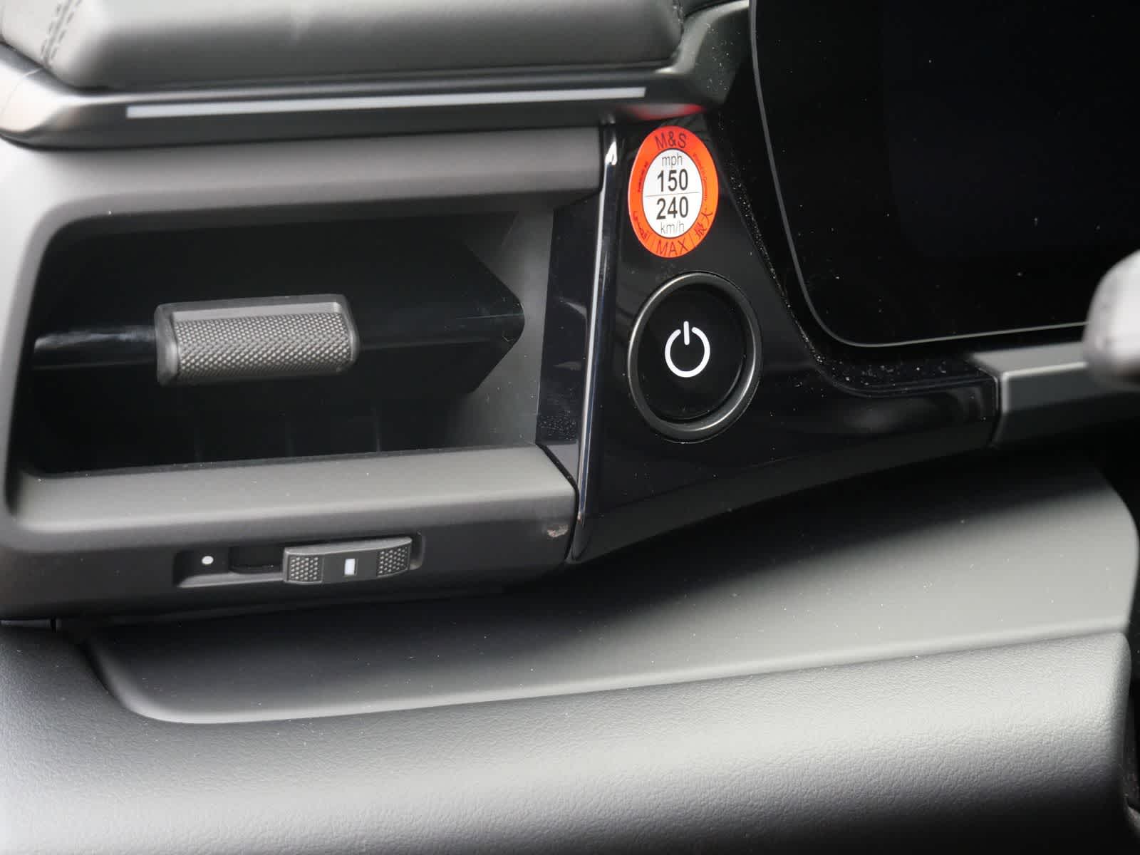 Thumbnail: 2025 Porsche Macan - 16