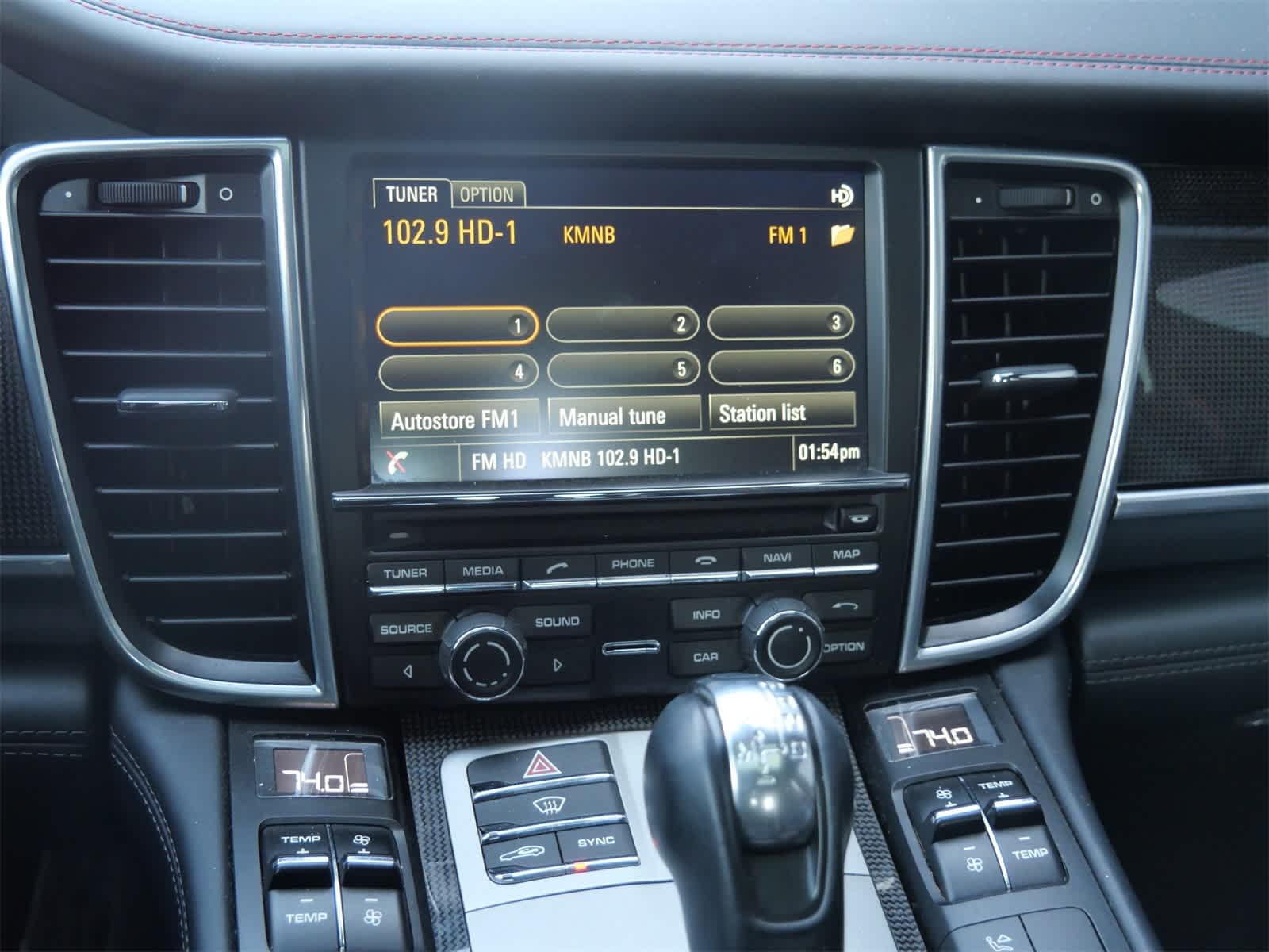 Thumbnail: 2016 Porsche Panamera - 23