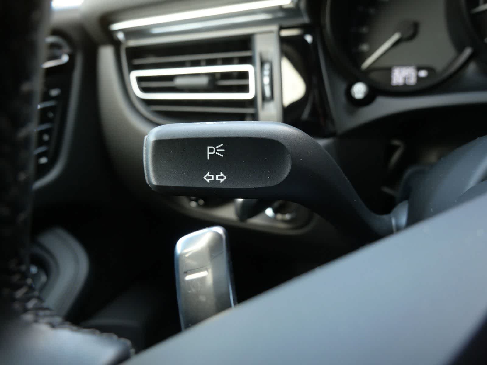 Thumbnail: 2025 Porsche Macan - 26