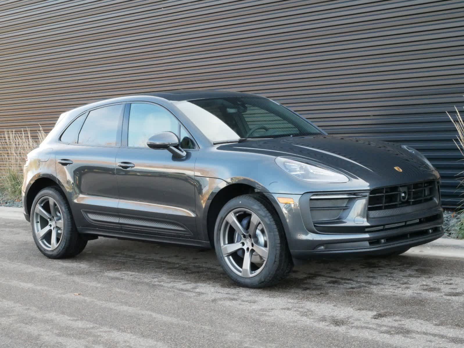 Thumbnail: 2025 Porsche Macan - 28
