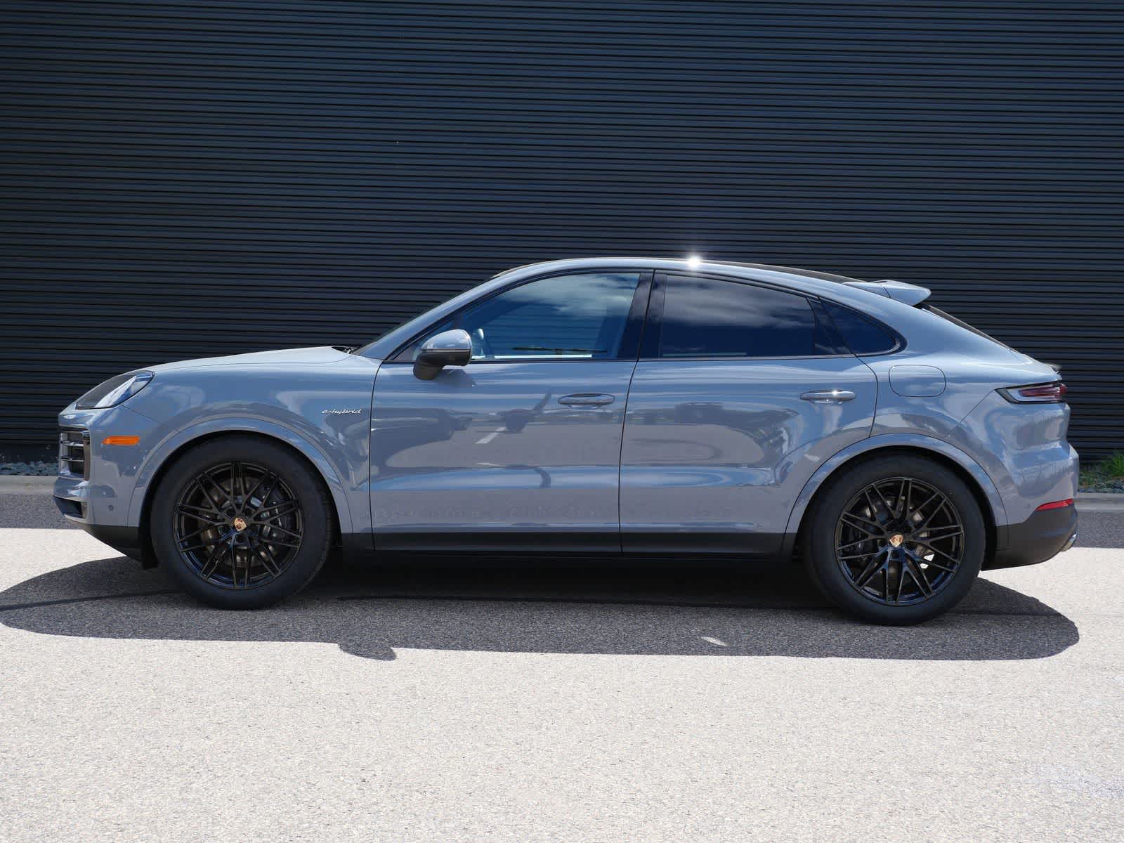 Thumbnail: 2026 Porsche Cayenne - 2