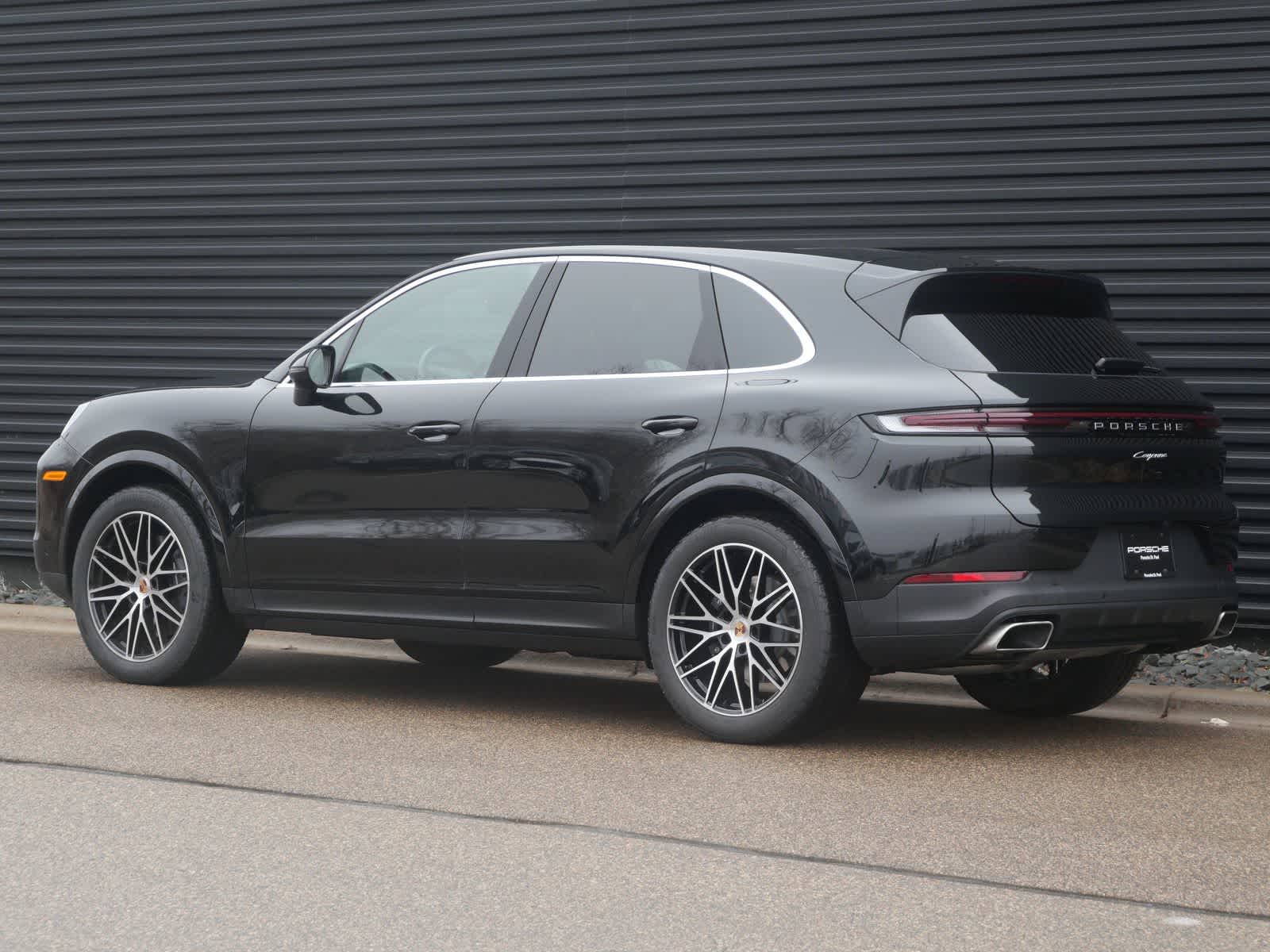 Thumbnail: 2025 Porsche Cayenne - 3