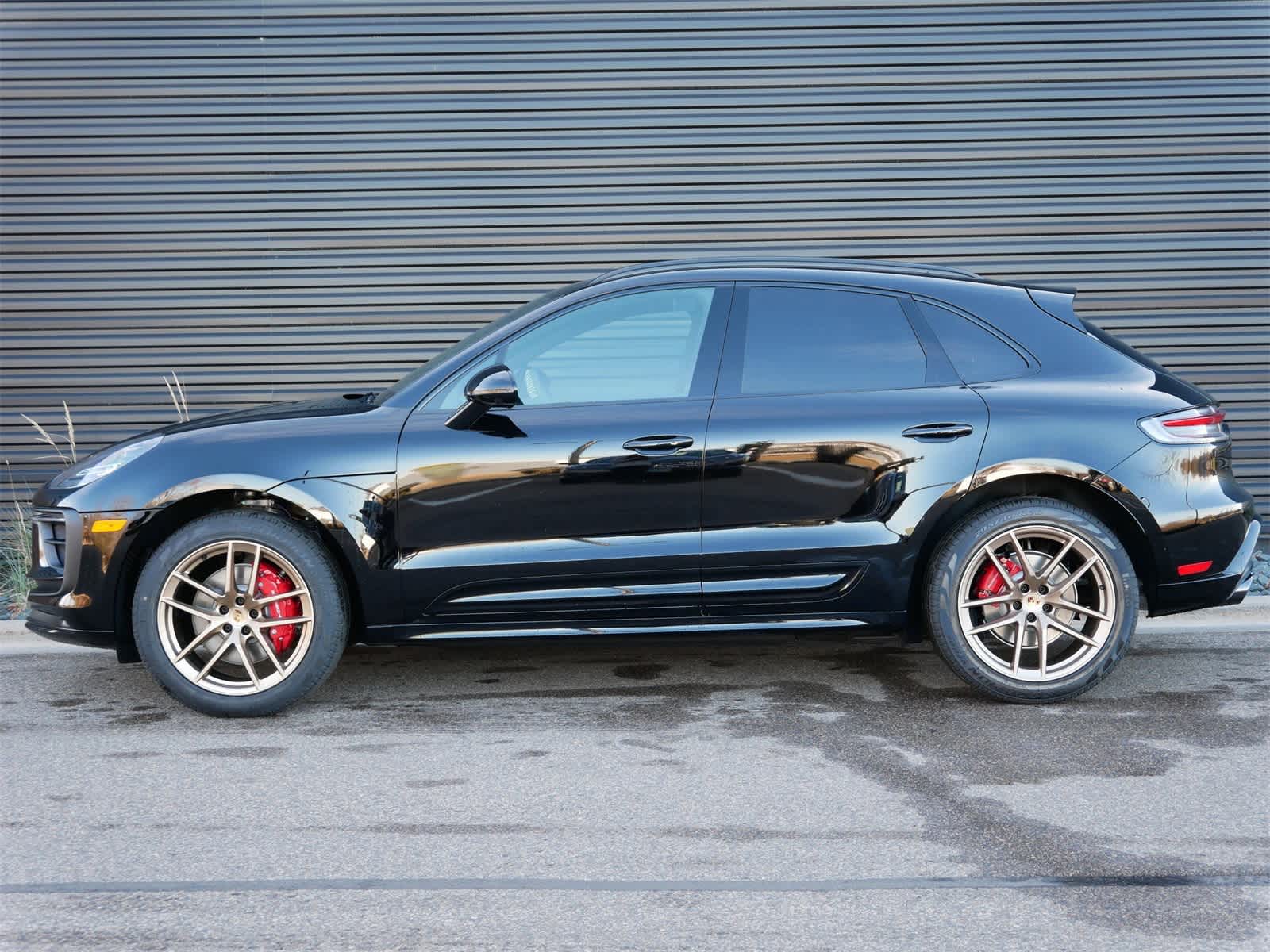 Thumbnail: 2026 Porsche Macan - 2