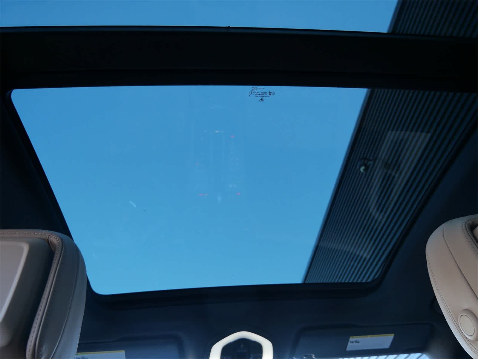 Thumbnail: 2025 Porsche Macan - 14