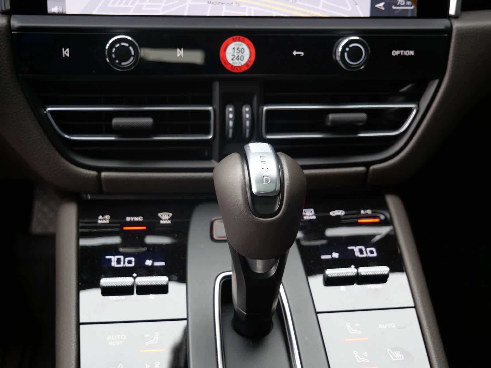 Thumbnail: 2025 Porsche Macan - 23