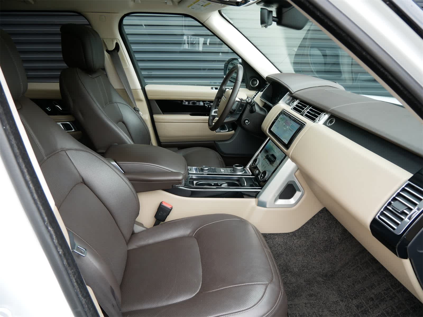 Thumbnail: 2021 Land Rover Range Rover - 29