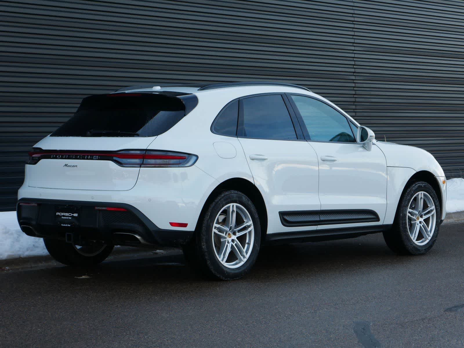 Thumbnail: 2025 Porsche Macan - 23