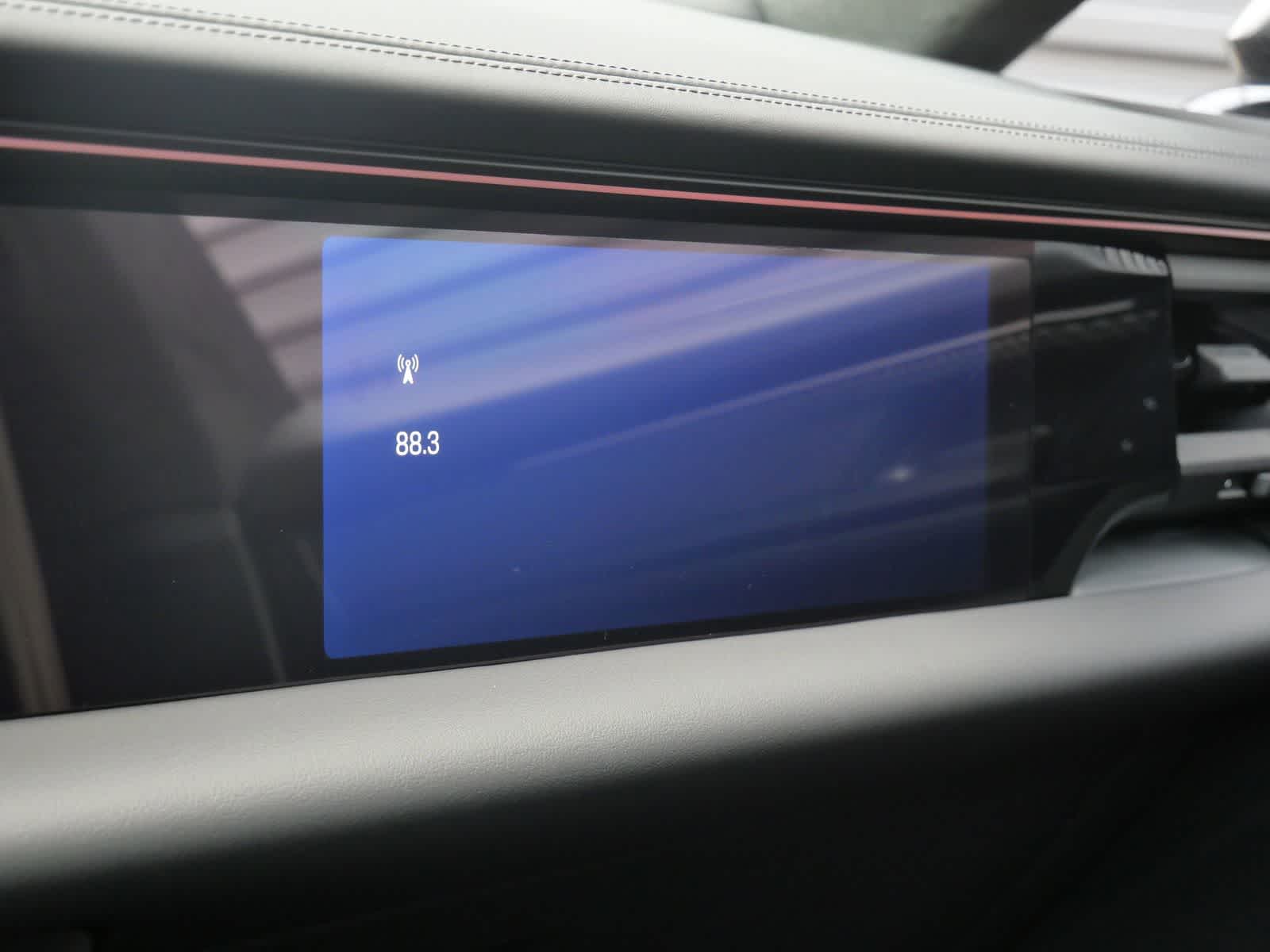 Thumbnail: 2025 Porsche Macan - 25