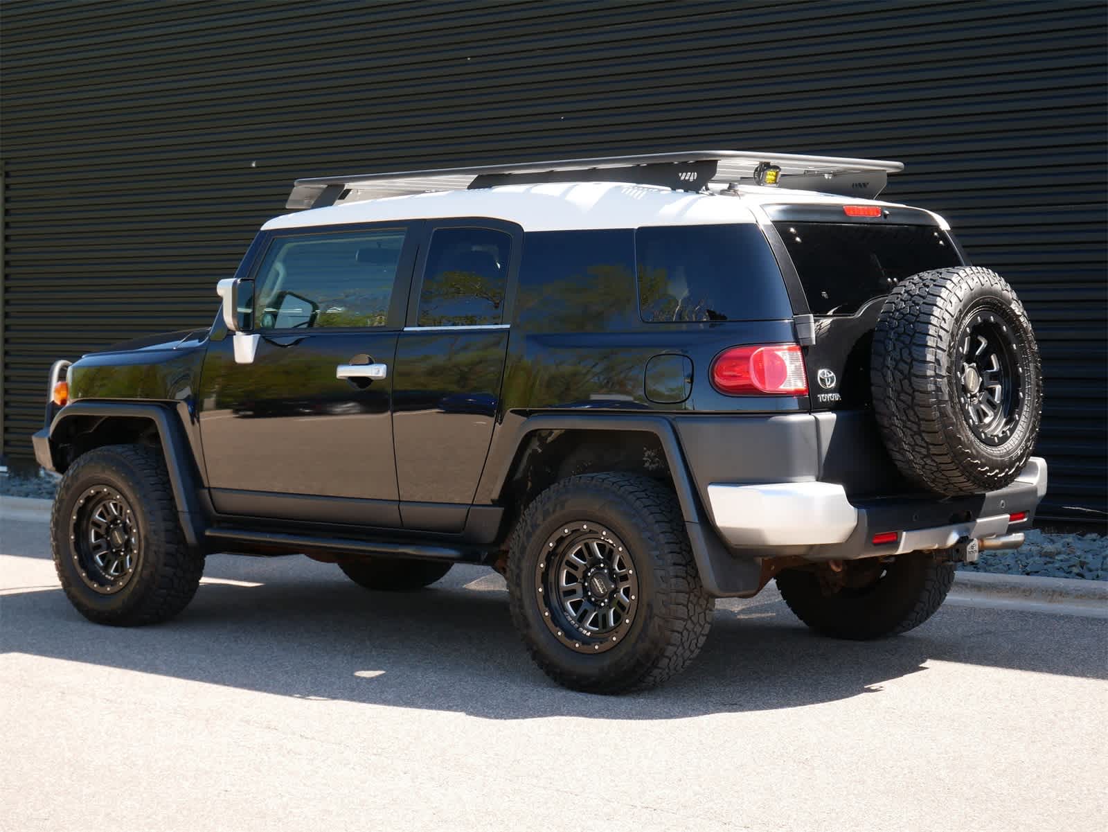 Thumbnail: 2007 Toyota FJ Cruiser - 3