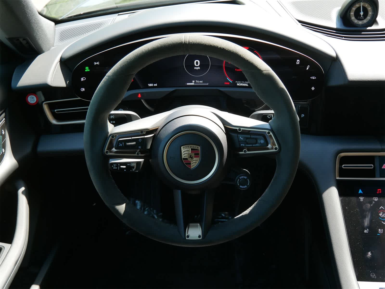 Thumbnail: 2025 Porsche Taycan - 9