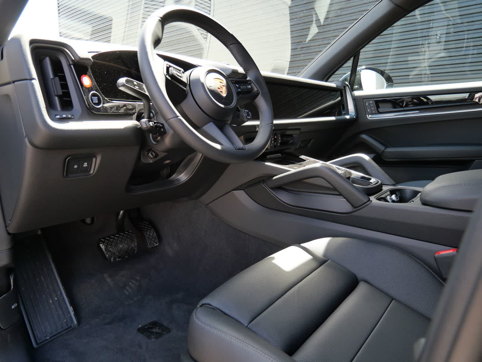 Thumbnail: 2026 Porsche Cayenne - 4