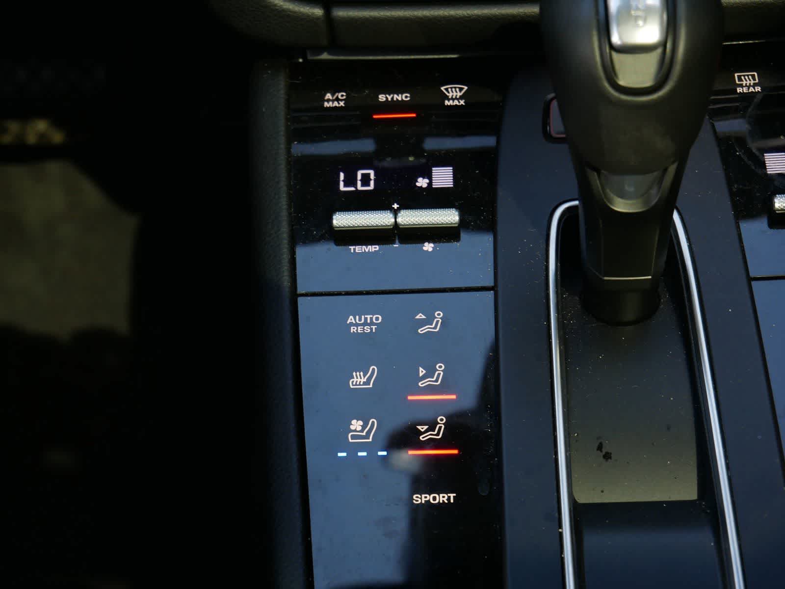 Thumbnail: 2025 Porsche Macan - 10