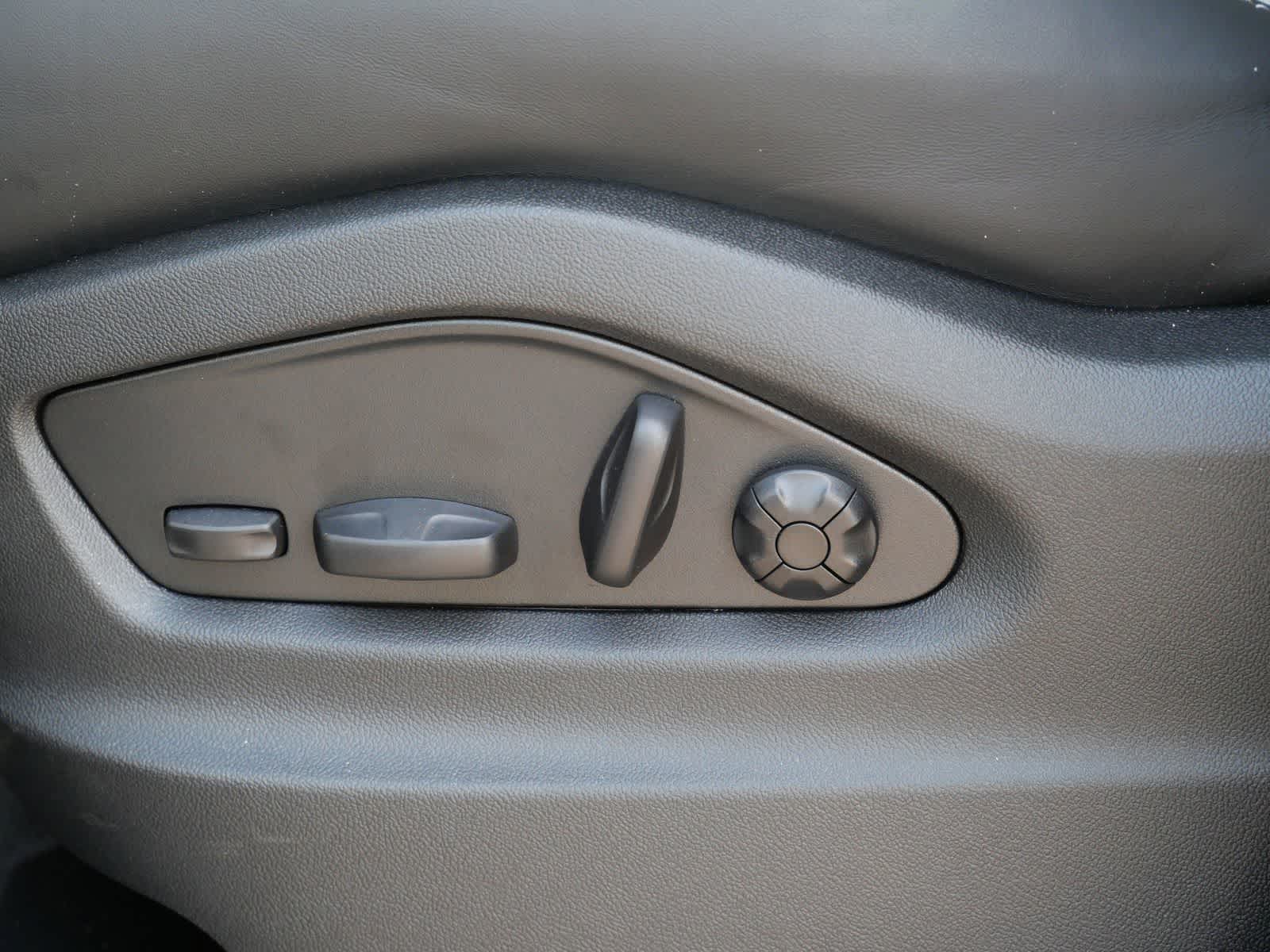 Thumbnail: 2026 Porsche Cayenne - 10