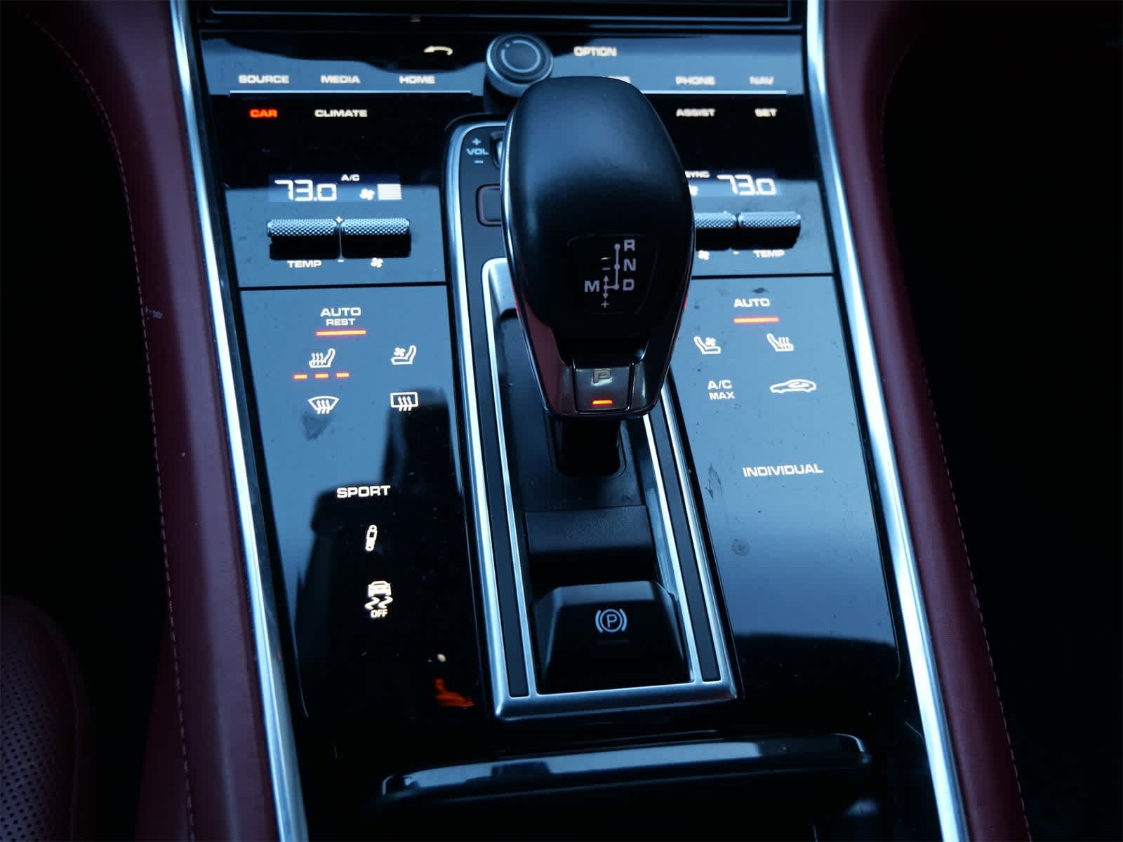 Thumbnail: 2020 Porsche Panamera - 23