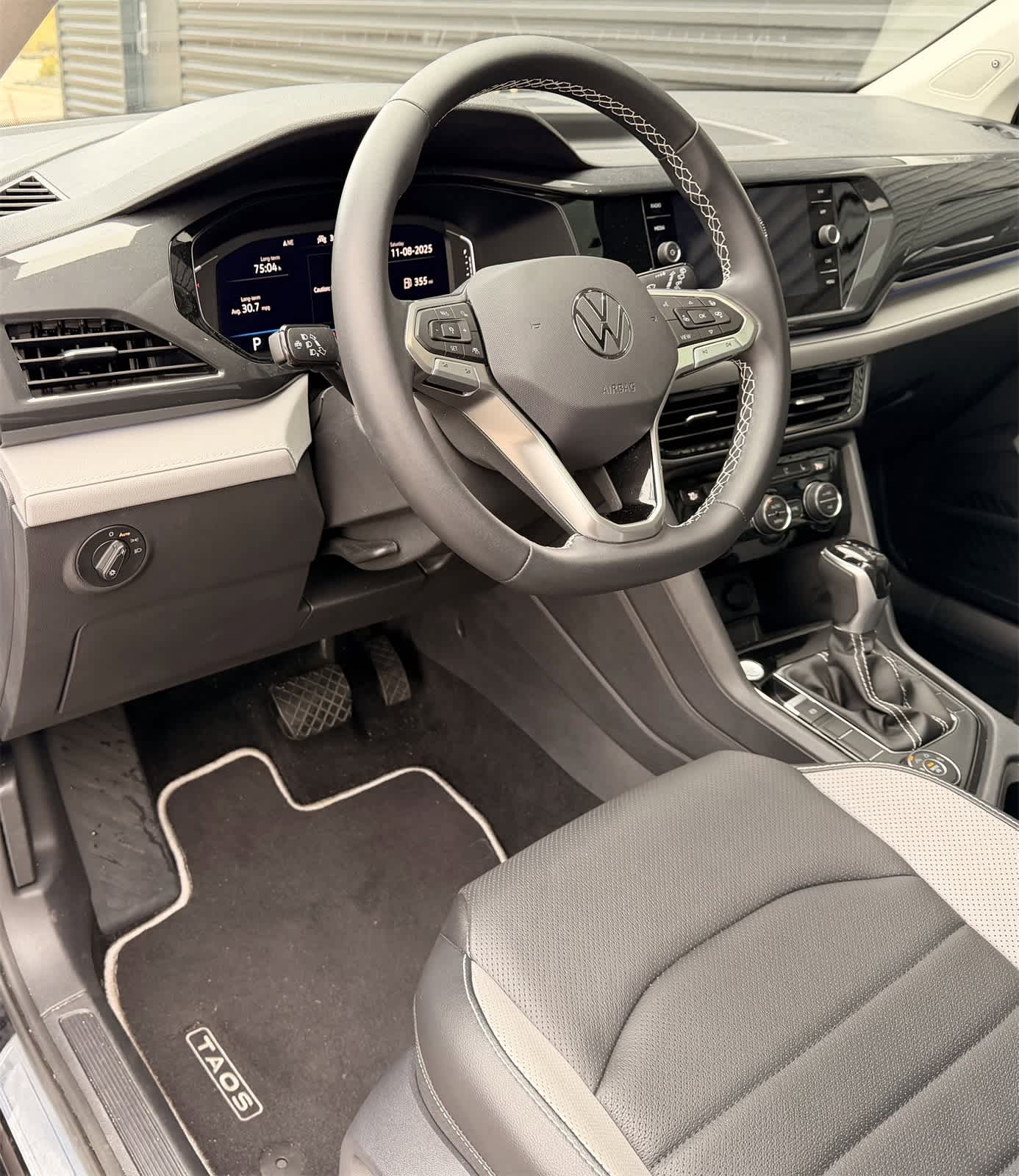 Thumbnail: 2023 Volkswagen Taos - 4