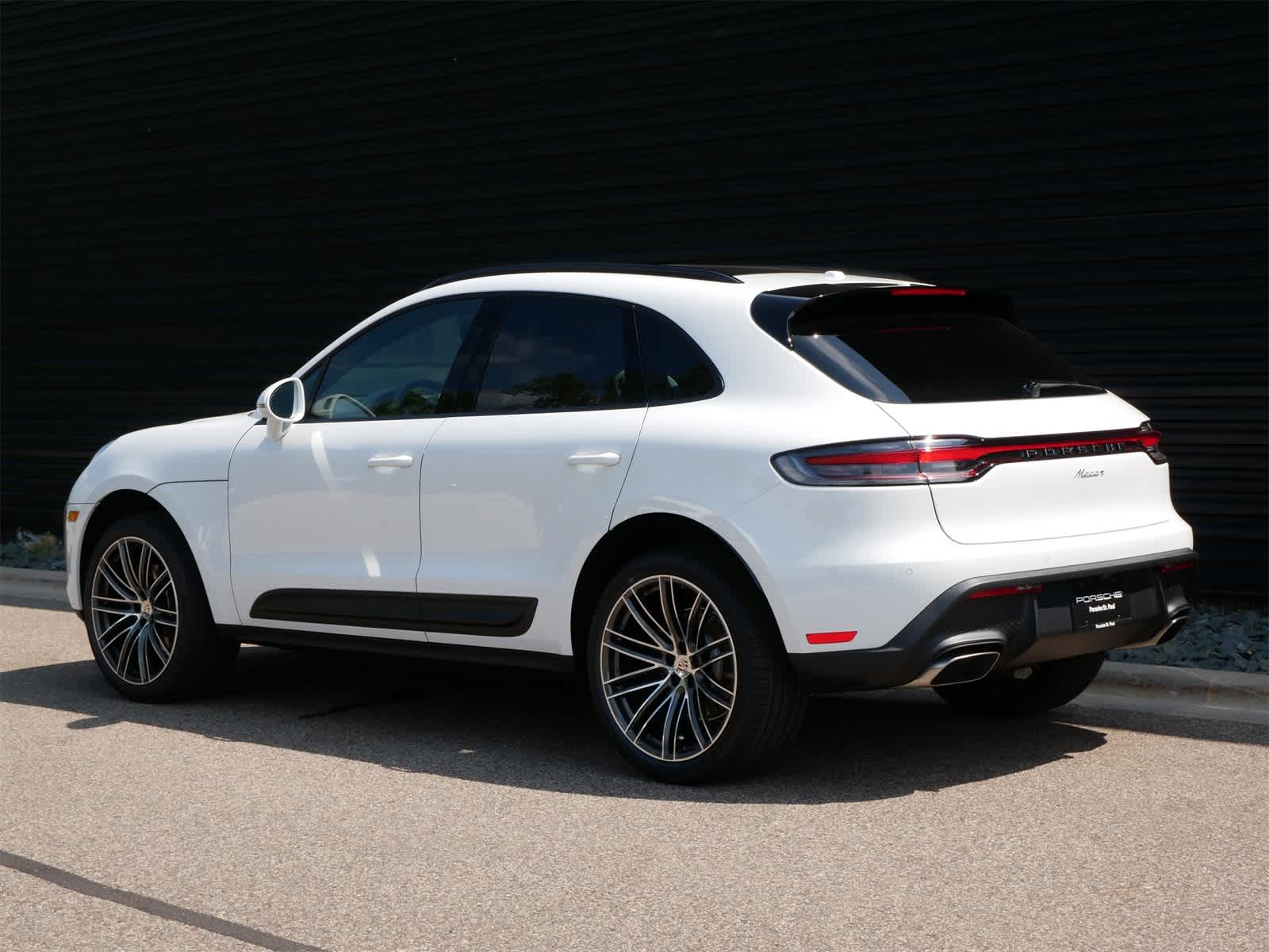 Thumbnail: 2025 Porsche Macan - 3