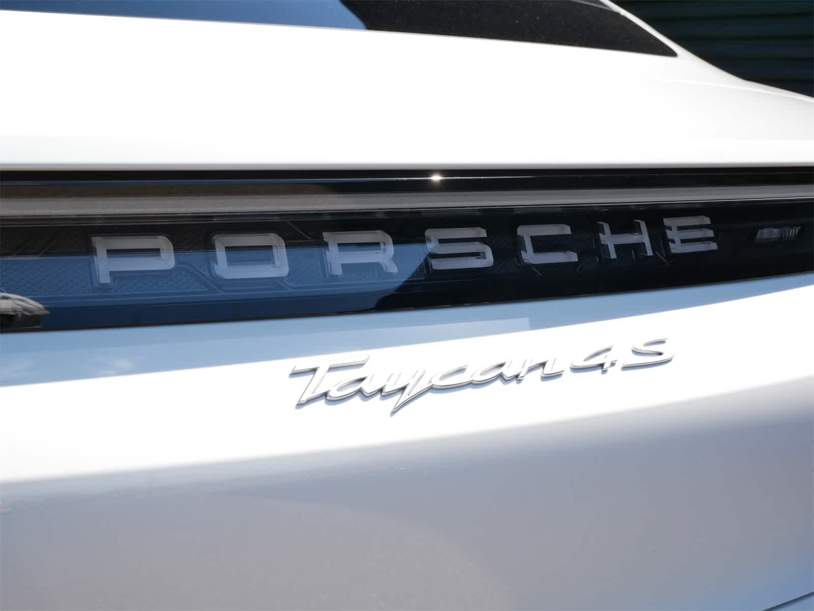 Thumbnail: 2025 Porsche Taycan - 24