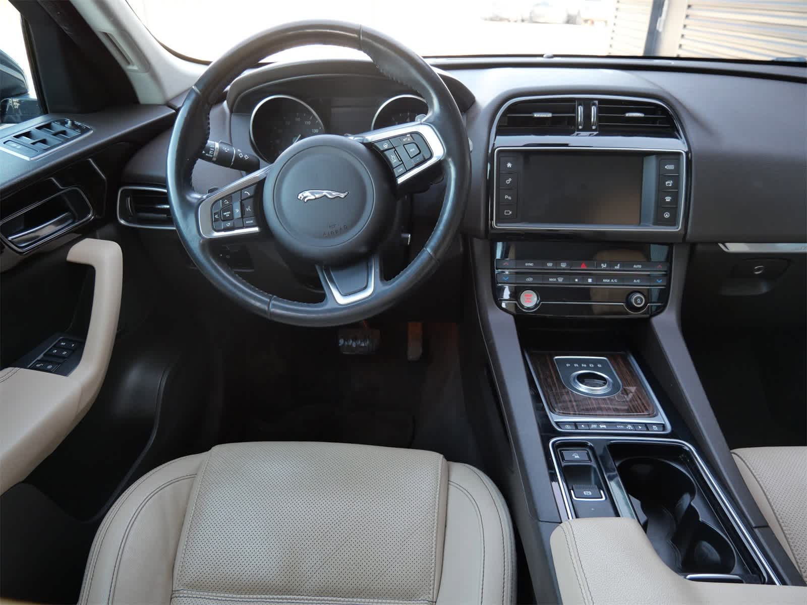 Thumbnail: 2018 Jaguar F-Pace - 14