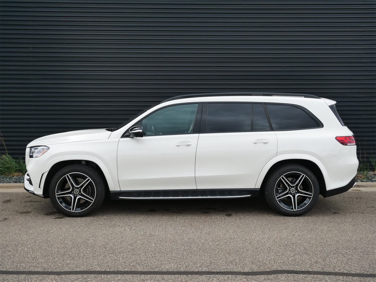 Thumbnail: 2023 Mercedes-Benz GLS - 2