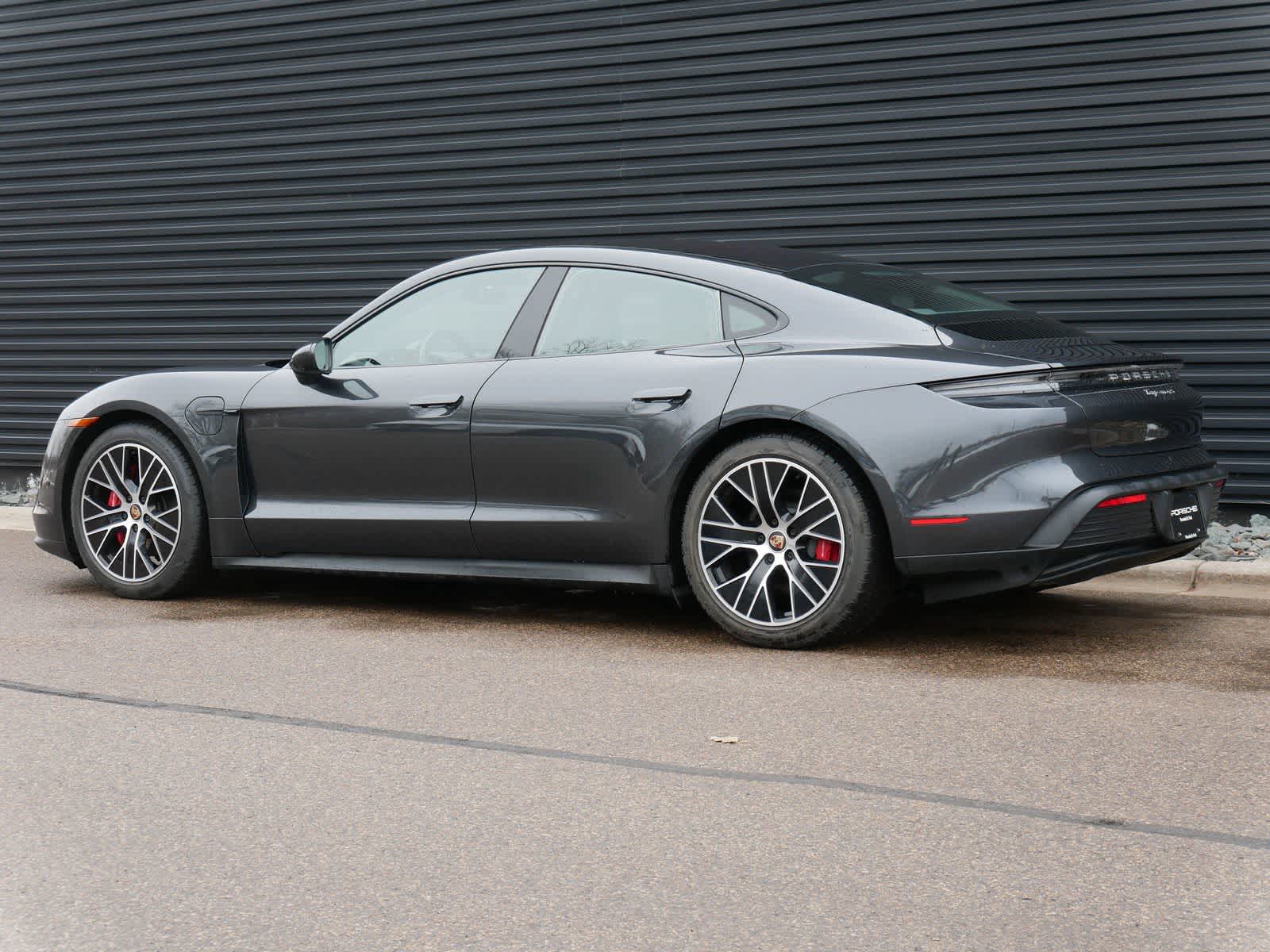 Thumbnail: 2021 Porsche Taycan - 3