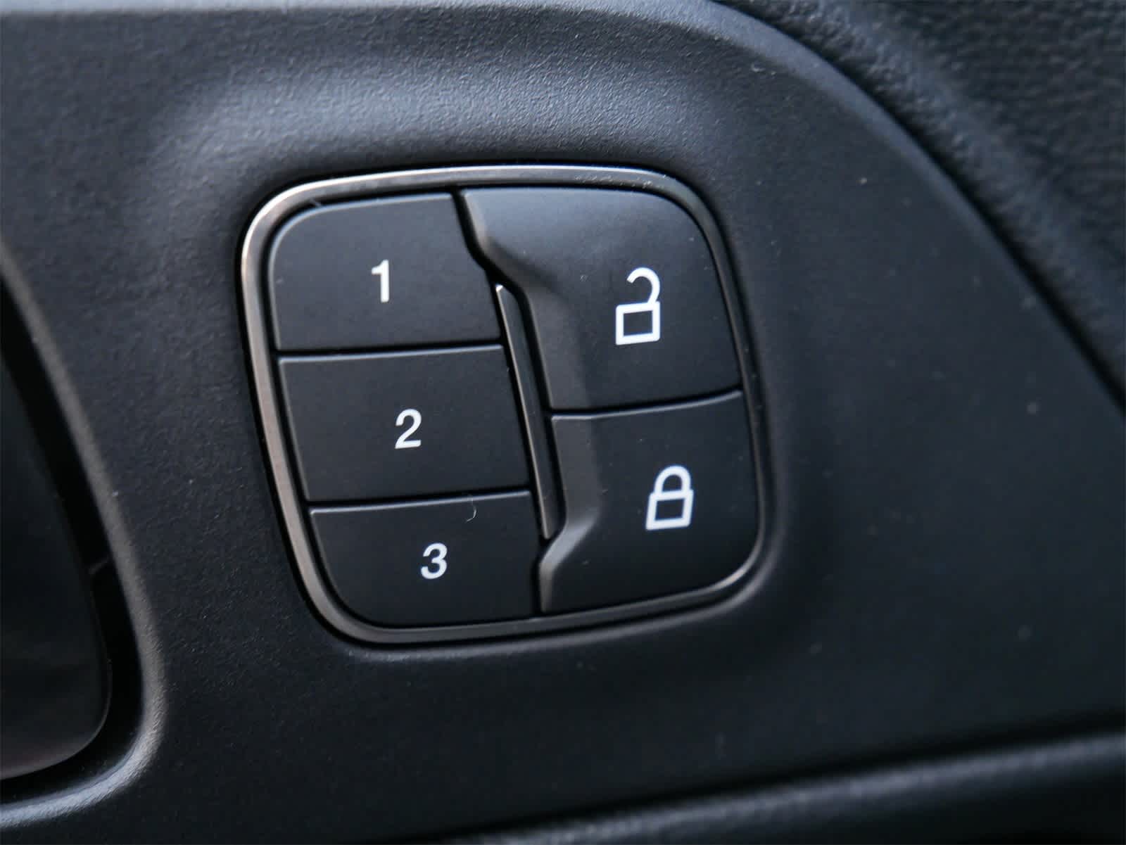 Thumbnail: 2022 Ford Mustang - 8