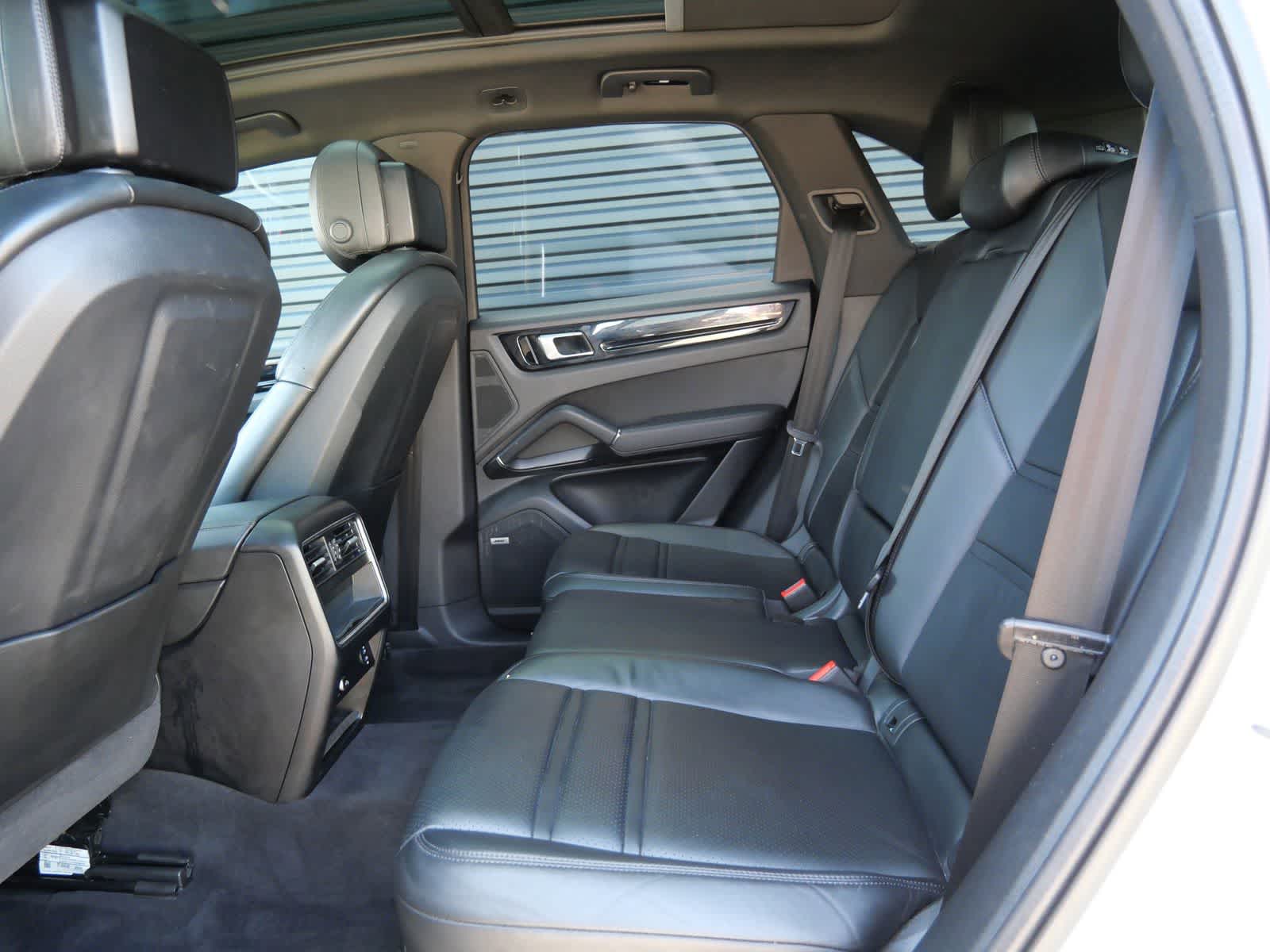 Thumbnail: 2021 Porsche Cayenne - 10