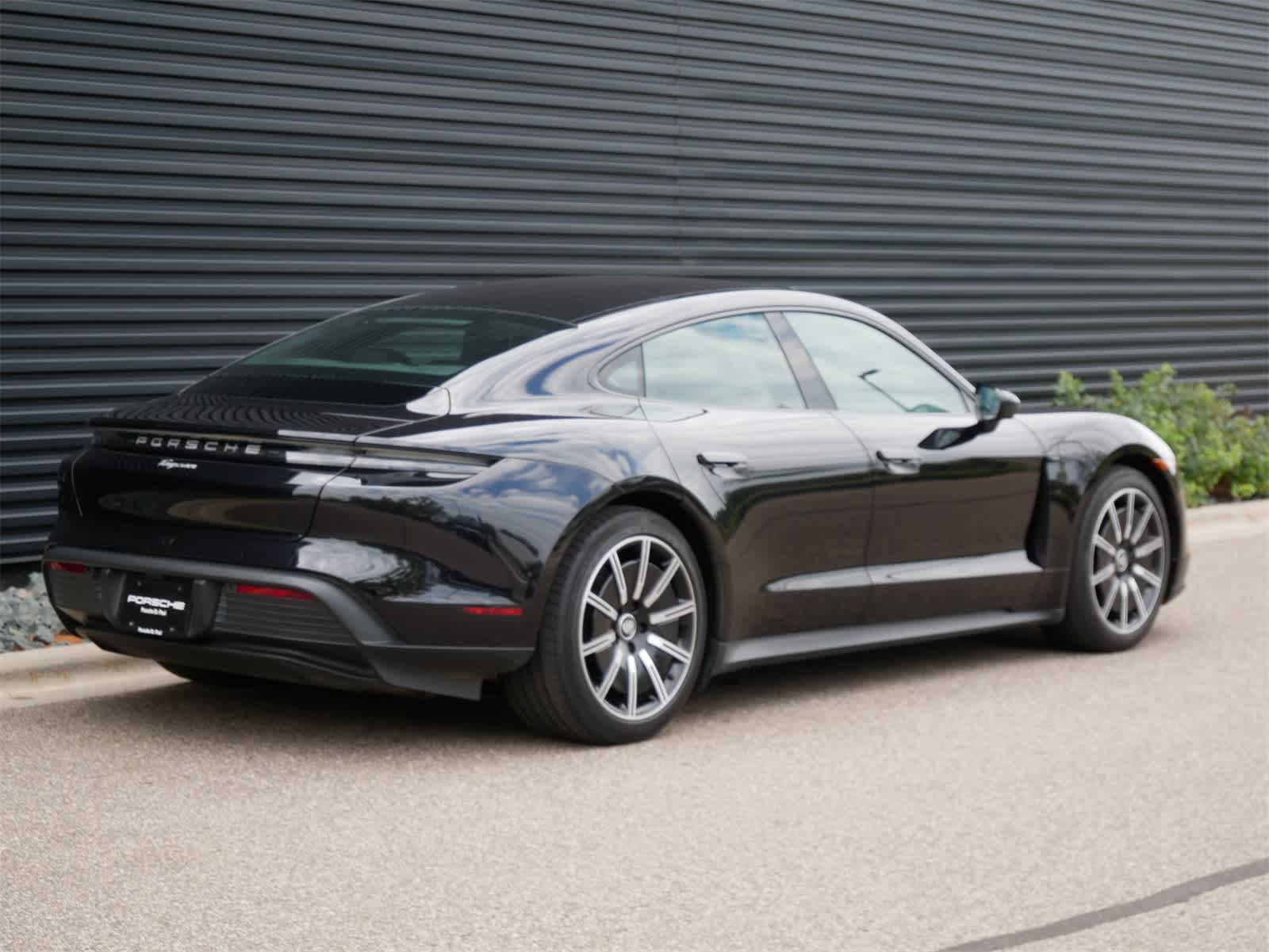 Thumbnail: 2023 Porsche Taycan - 24