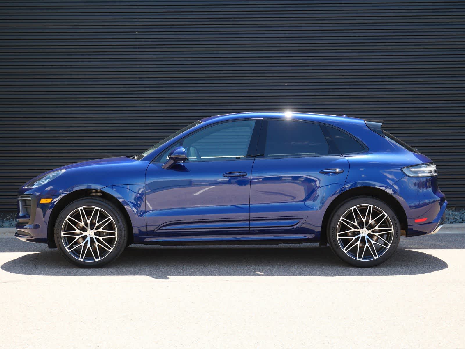 Thumbnail: 2022 Porsche Macan - 2