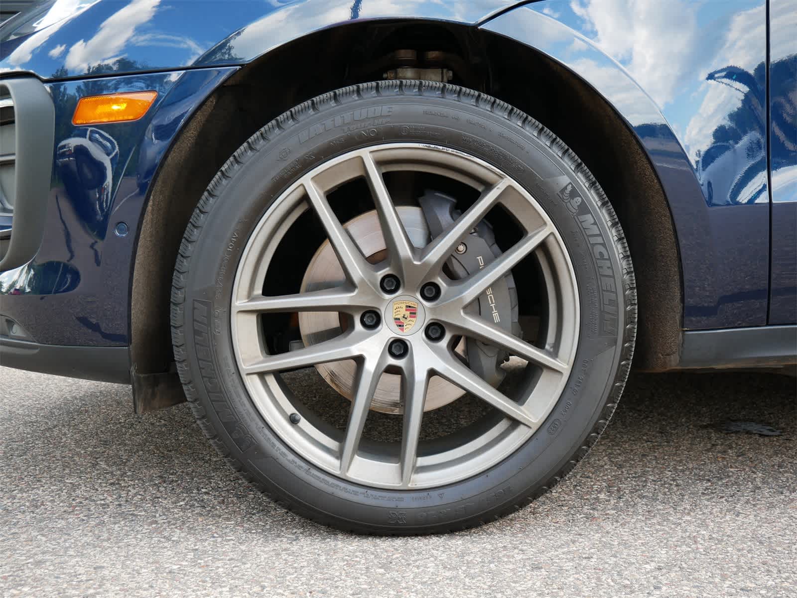 Thumbnail: 2022 Porsche Macan - 25