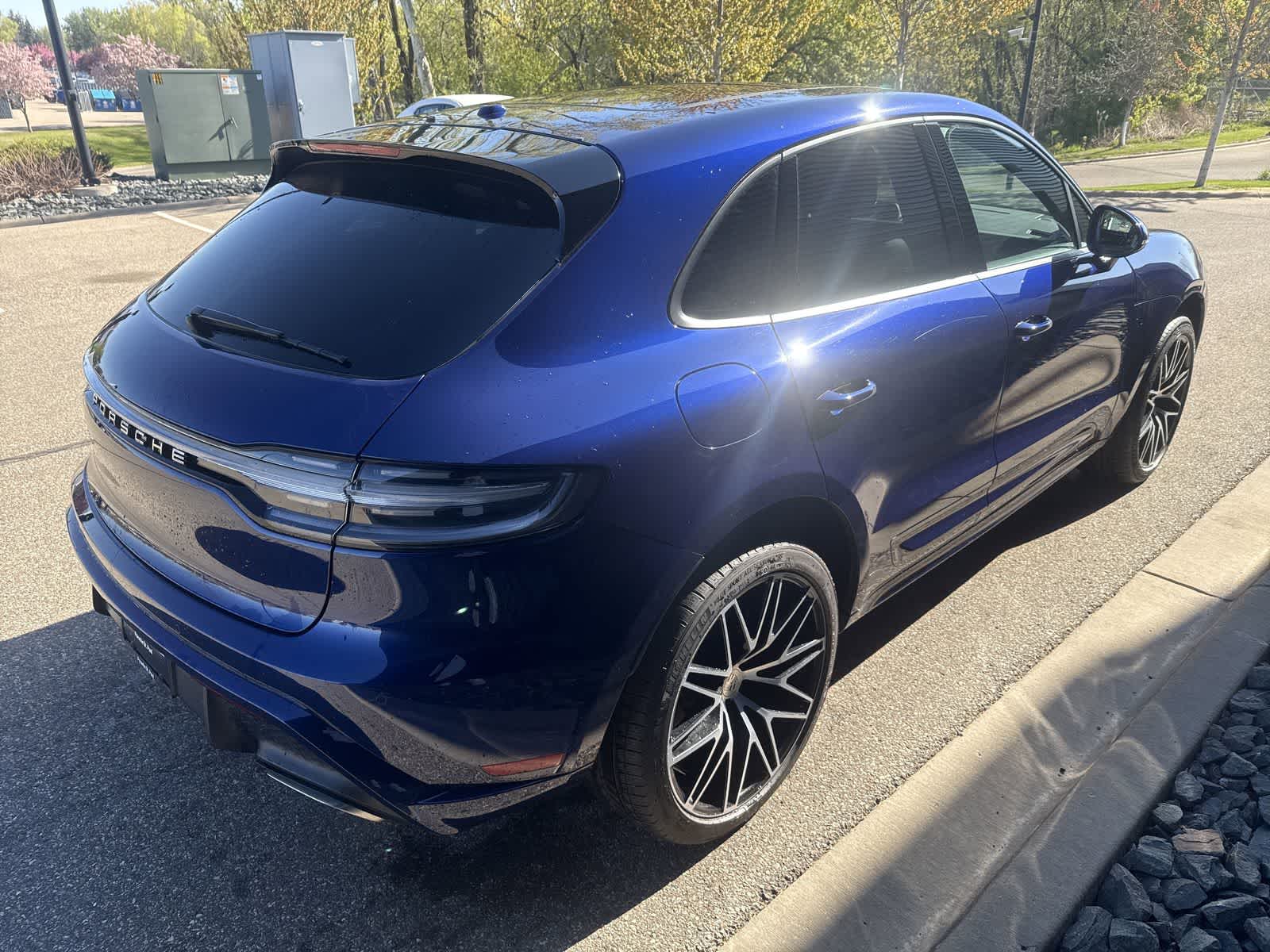 Thumbnail: 2022 Porsche Macan - 40