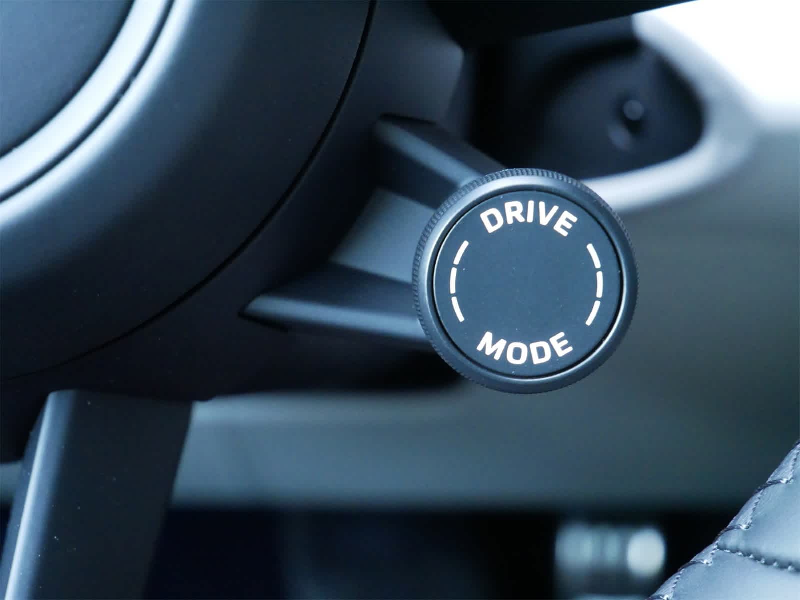 Thumbnail: 2025 Porsche Macan - 17