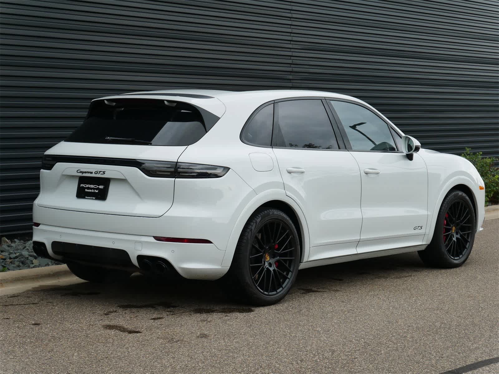 Thumbnail: 2022 Porsche Cayenne - 23