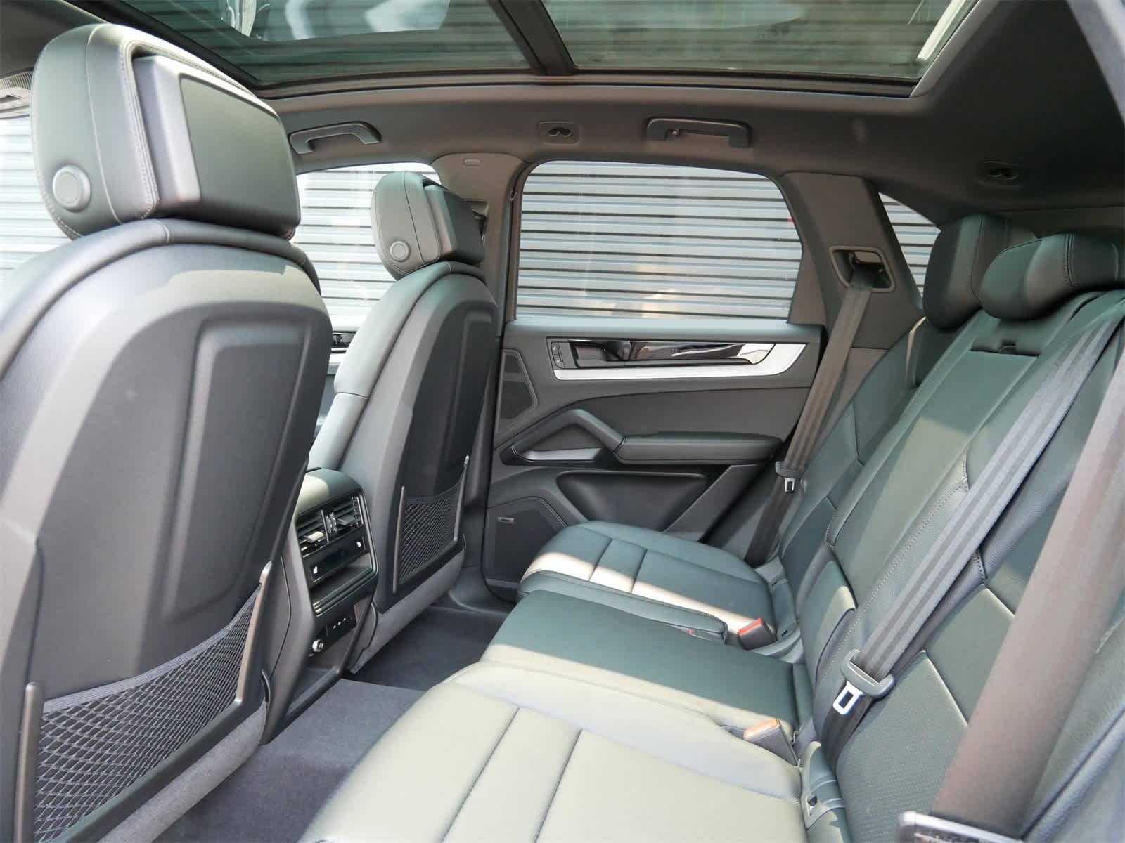 Thumbnail: 2025 Porsche Cayenne - 9