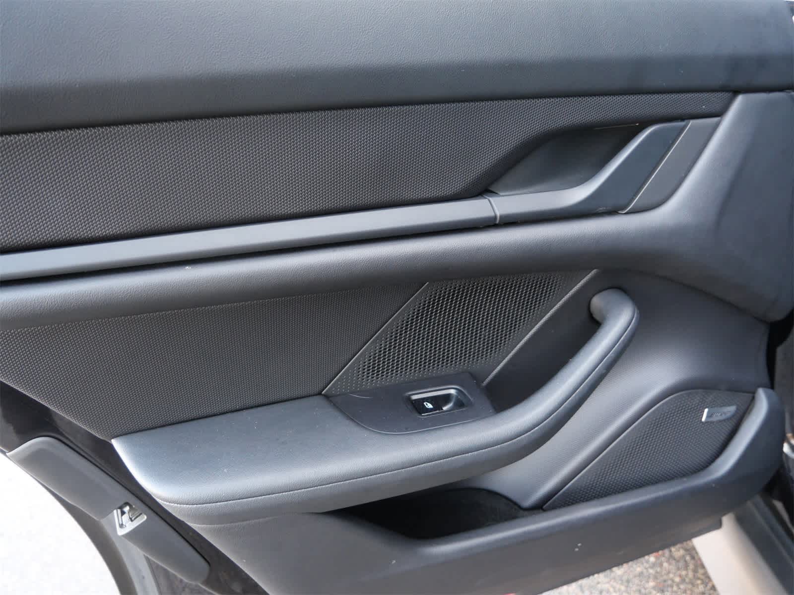 Thumbnail: 2021 Porsche Taycan - 11