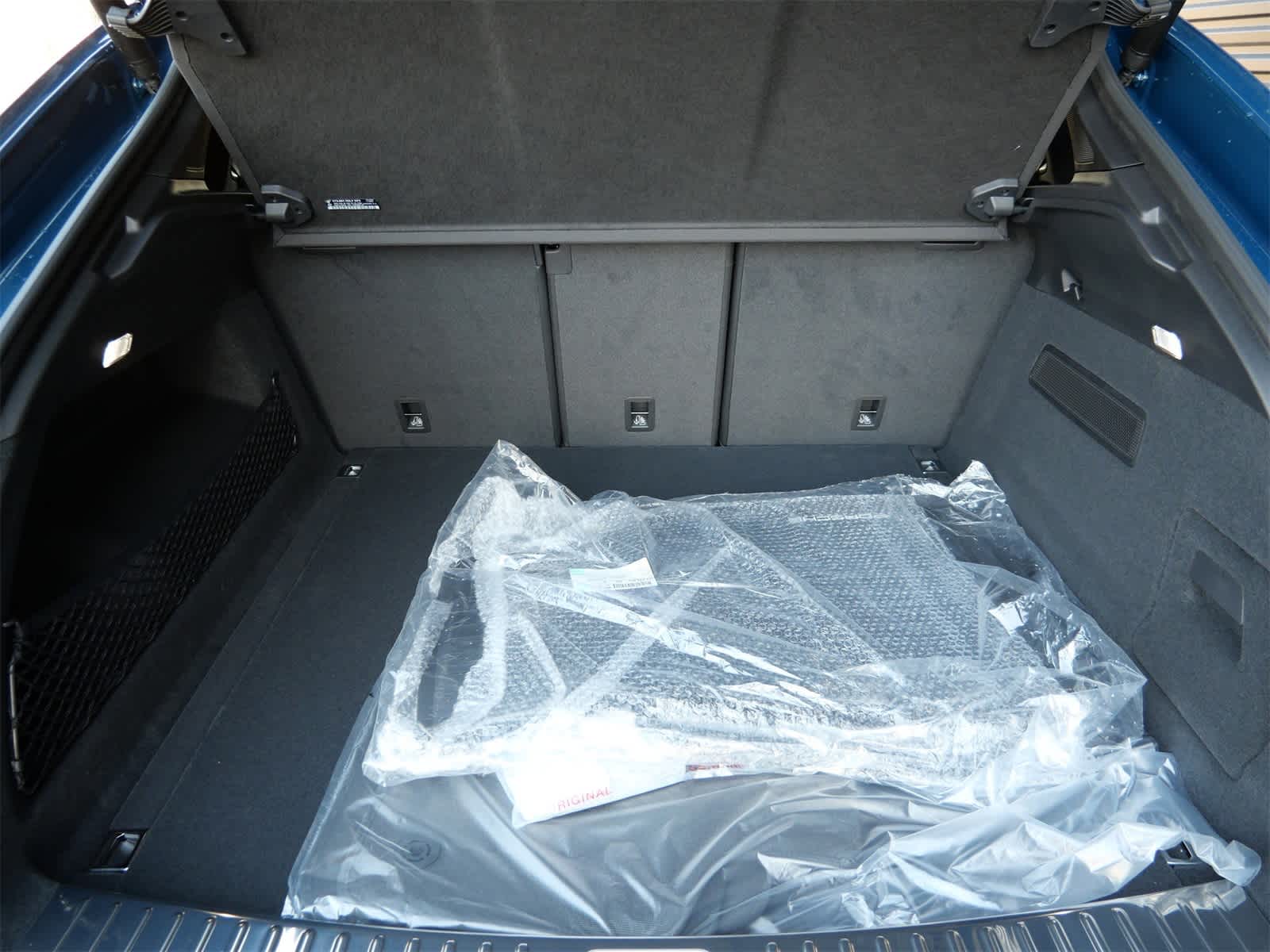 Thumbnail: 2026 Porsche Cayenne - 7