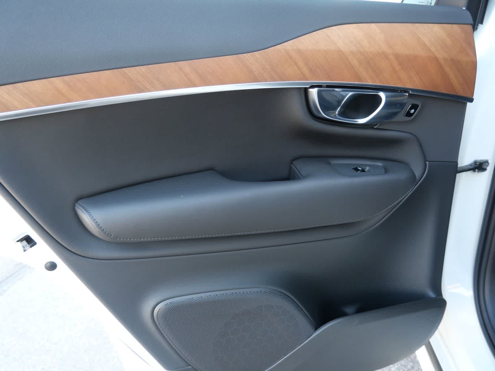 Thumbnail: 2025 Volvo XC90 - 12