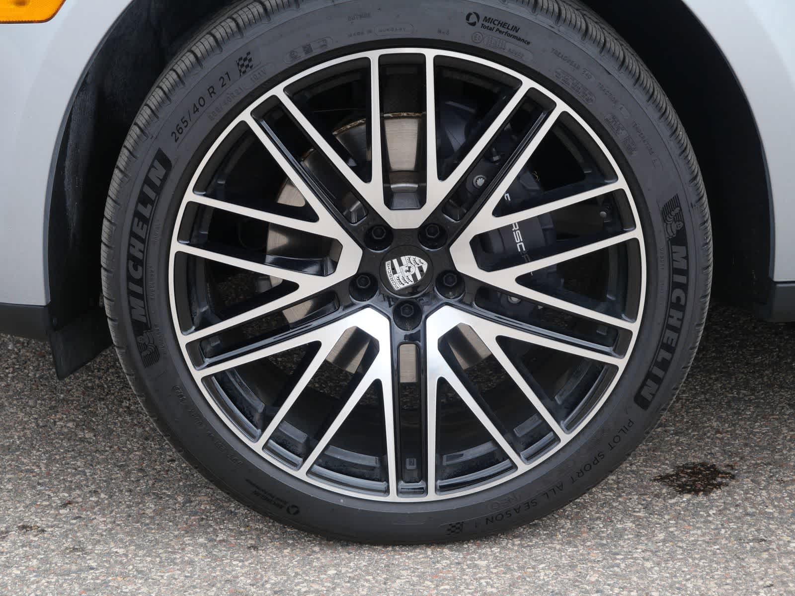 Thumbnail: 2026 Porsche Macan - 7