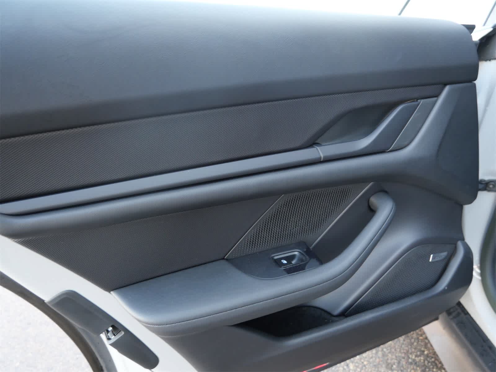 Thumbnail: 2024 Porsche Taycan - 12