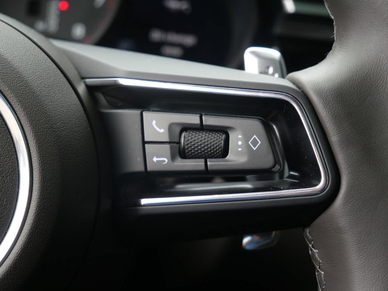 Thumbnail: 2025 Porsche Macan - 14